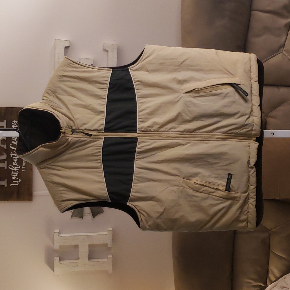 Aeropostale Large reversible Dark Brown or Beige and Black Men's Vest